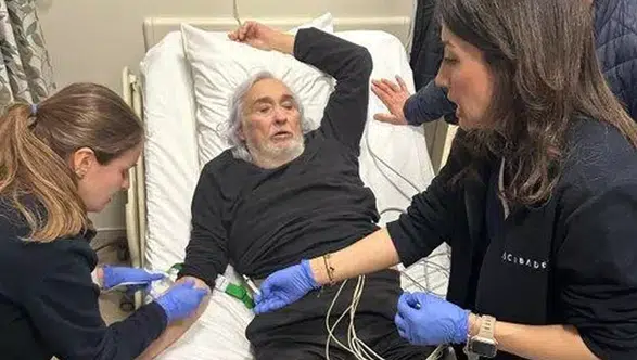 Müjdat Gezen sahnede tartışma sonrası hastaneye kaldırıldı