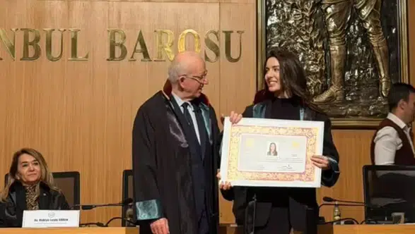 Kızılcık Şerbeti'nin Çimen'i artık avukat: Selin Türkmen ruhsatını aldı