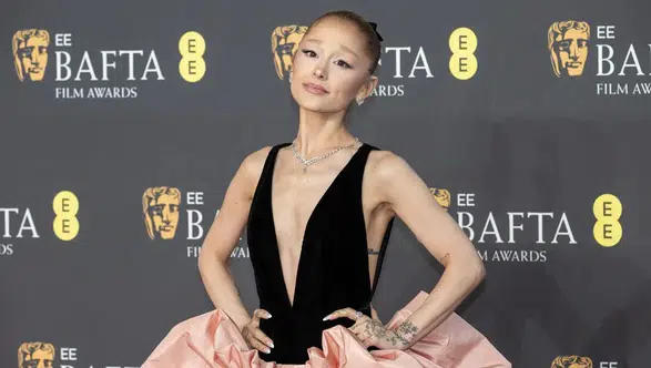 Ariana Grande’den Beyaz Saray’a tepki: Şarkısının göçmen operasyonu videosunda kullanılmasına karşı çıktı