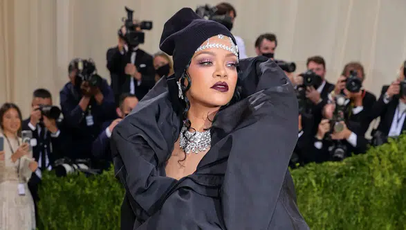 Rihanna müziğe dönüyor: 10 yıllık albüm hasreti sona eriyor