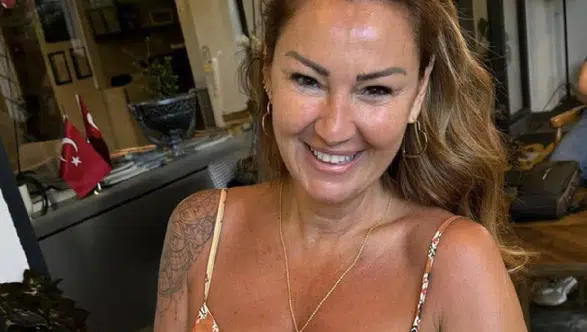 Pınar Altuğ’dan “cenazede başörtüsü” tartışmasına net çıkış: Ben kapatmayanlardanım