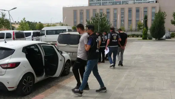 Uşak'taki kuyumcu soygununda 3 şüpheli tutuklandı