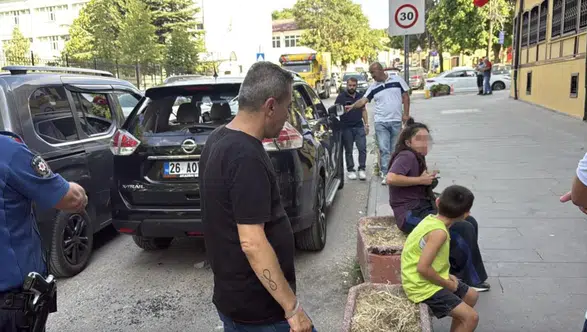 Eskişehir'de yol verme kavgasında 4 kişi yaralandı