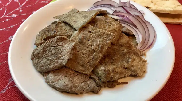 Evde Restoran Lezzeti: Yağlı Kağıtta Yaprak Döner Tarifi
