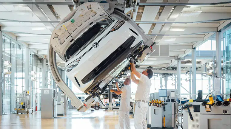 Volkswagen, 88 yıllık tarihinde ilk defa bir fabrikasının kapısına kilit vuruyor
