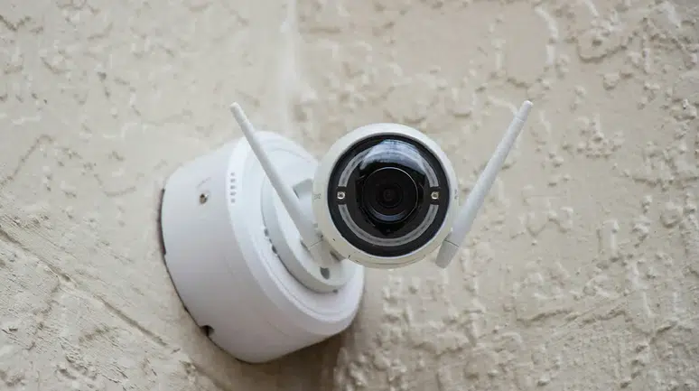 Eşini ve küçük çocuklarını istismar amaçlı kaydeden doktora 60 yıla kadar hapis cezası