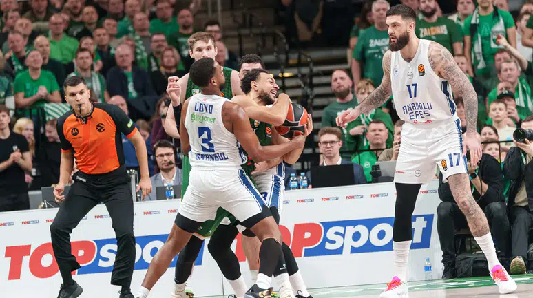 Anadolu Efes, Zalgiris deplasmanında farklı kazandı