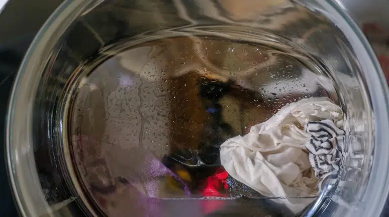 Uzmanlar uyardı: Çamaşır makinesinde yapılan bu hatalar faturayı kabartıyor