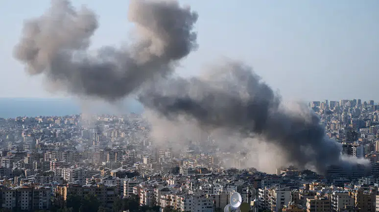 Tahran üzerinde siyah yağmur: Savaşın yarattığı zehirli hava kirliliği on yıllarca sürecek