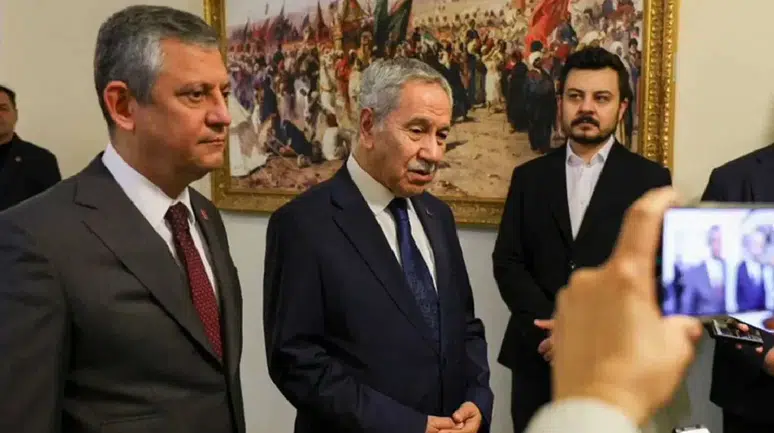 Siyasetin merak edilen görüşmesi: Arınç ve Özel’in buluşmasında neler konuşuldu?