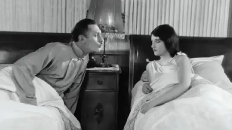 Avrupa sinemasında ilginç detay: Evli çiftler neden ayrı yatakta uyuyor?