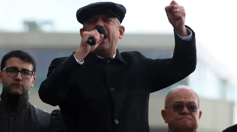 Özel’den Cumhurbaşkanı Erdoğan’a meydan okuma: “Ne Ömer’i veririz, ne Ekrem’i!”