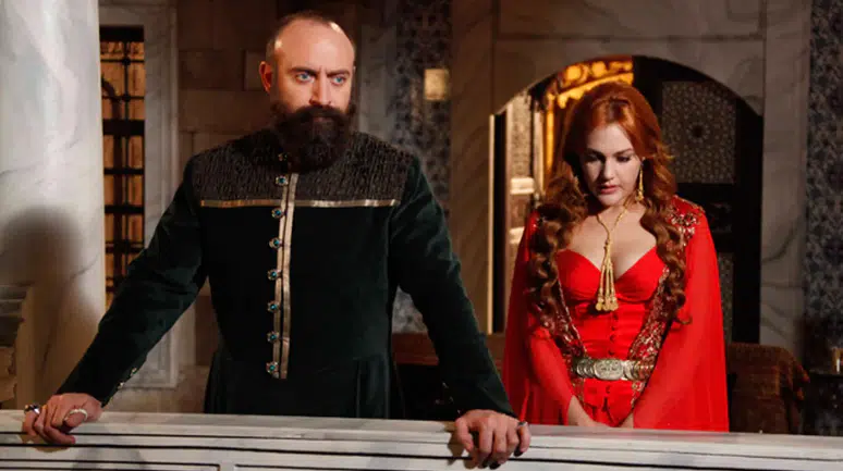 Halit Ergenç ve Meryem Uzerli 15 yıl sonra aynı projede buluşuyor