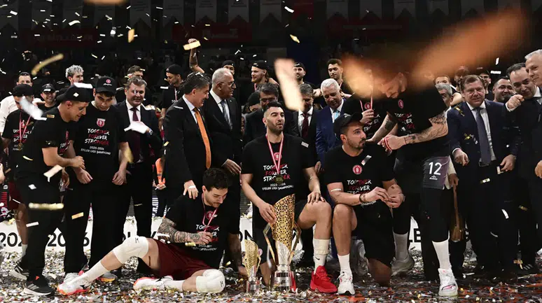 Efeler Ligi’nde şampiyon Ziraat Bankkart