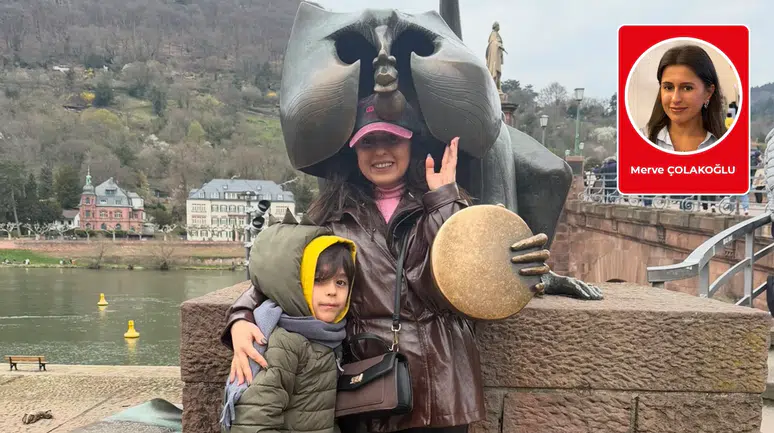 Aynaya Bakan Şehir: Heidelberg ve Maymun