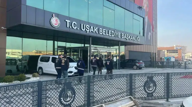 Uşak Belediyesi’ne ikinci dalga operasyon: 25 kişi gözaltına alındı