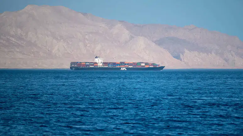 ABD Hürmüz Boğazı ablukasını başlattı: İran’dan “korsanlık” tepkisi