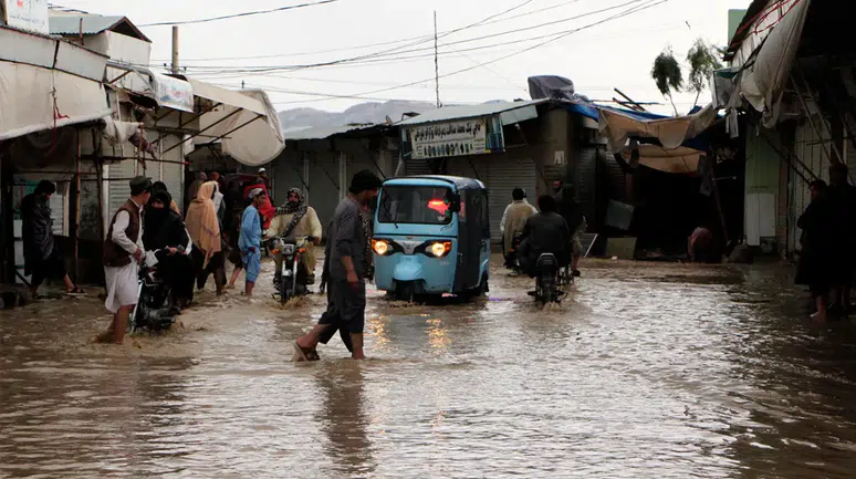 Şiddetli yağışlar Afganistan’ı vurdu: Onlarca ölü, binlerce yıkılan ev
