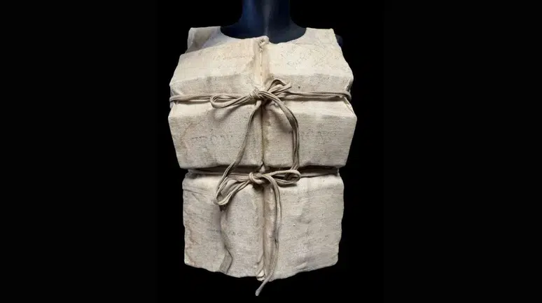 Titanic’ten kurtulan yolcunun can yeleği 906 bin dolara satıldı