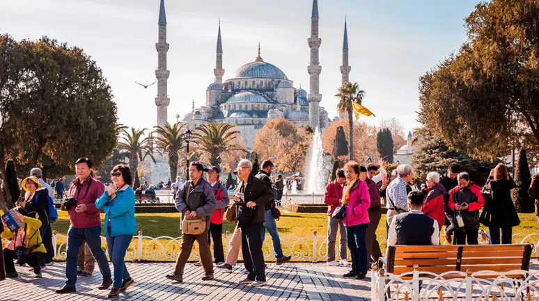 Türkiye'ye gelen turist sayısı nisan ayında geriledi