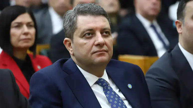 İYİ Parti İstanbul Milletvekili Ersin Beyaz partisinden istifa etti