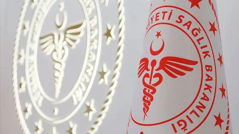 Sağlık Bakanlığı açıkladı: Gemideki 3 vatandaş ambulans uçakla Türkiye’ye getirildi