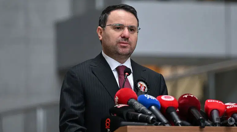 Akın Gürlek CHP mutlak butlan kararı sonrası basın toplantısı düzenledi: "İrade milletindir, delegenindir, üyelerindir"