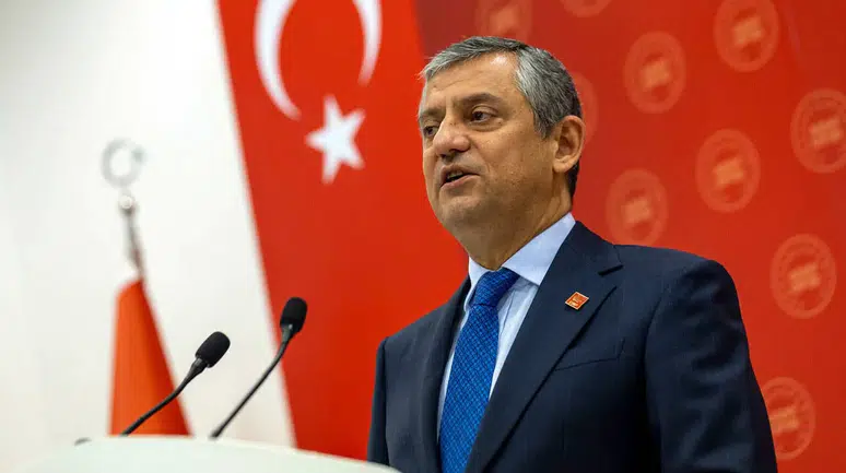 Özgür Özel gençlere seslendi: “19 Mayıs’ın ışığı 19 Mart’ın karanlığını yenecek”