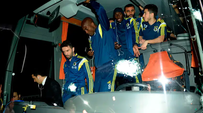 Bakan Gürlek açıkladı: Fenerbahçe'ye yapılan 4 Nisan saldırısı dosyası yeniden açıldı