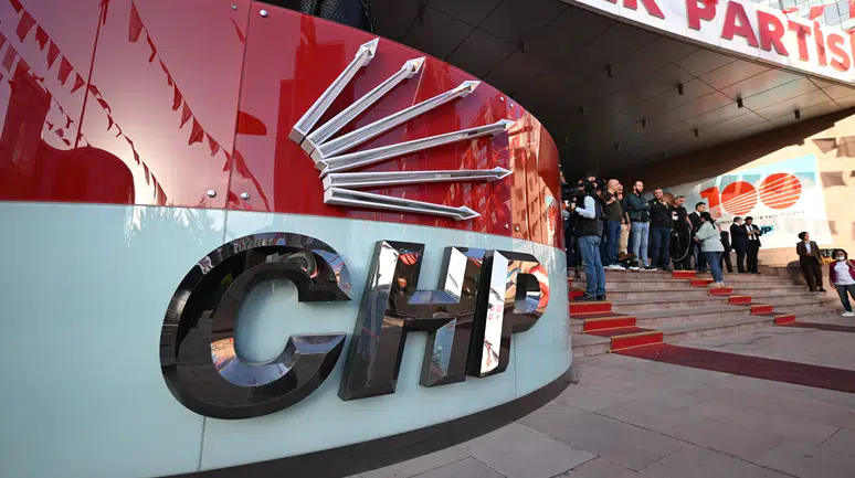 81 CHP İl Başkanı’ndan Özgür Özel’e destek açıklaması