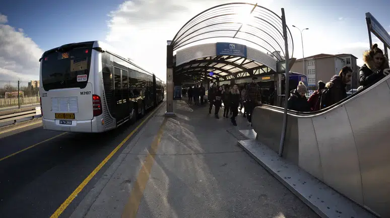 Metrobüs seferleri 15 Temmuz'da FSM Köprüsü güzergâhına alınacak