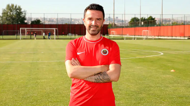 Gökhan Gönül futbola başladığı yere döndü: Gençlerbirliği'nde Metin Diyadin'in yardımcısı oldu