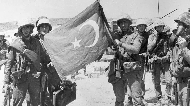 Kıbrıs Barış Harekâtı'nın 52. yılı: Kıbrıs Türkleri Barış ve Özgürlük Bayramı'nı kutluyor