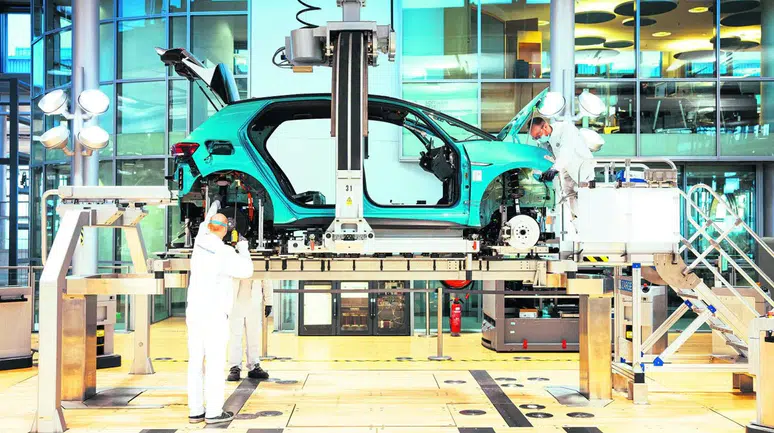 Volkswagen 100 bine yakın çalışanı işten çıkarabilir