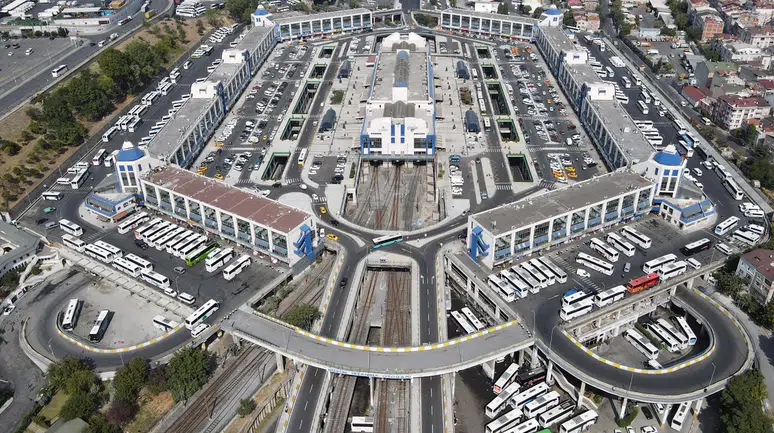 TÜİK açıkladı: Türkiye'de 2025'te yaklaşık 2,5 milyon kişi il değiştirdi