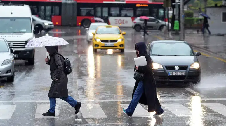 Meteoroloji uyardı: Sıcaklıklar 40 dereceyi aşacak, 5 bölgede sağanak bekleniyor
