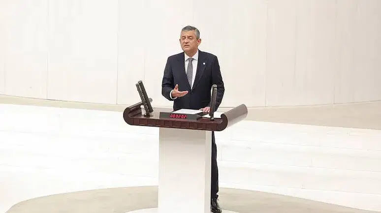 Özgür Özel’den “çerçeve yasa” oylaması yorumu: “Vicdanen içim rahat”