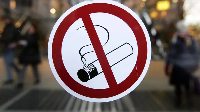 Kapalı alanda sigaraya yeni yasak: Yarı açık mekanlar dumansız bölge oluyor