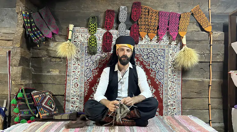 İlmek ilmek Anadolu kimliğini dokuyor: Hemşin'in unutulmaya yüz tutmuş motiflerini dünyaya taşıyor