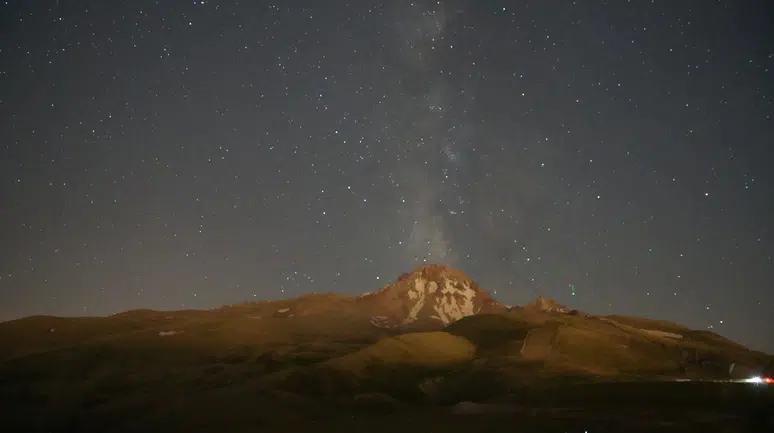 Perseid yağmuru Erciyes'in zirvesinden izlendi