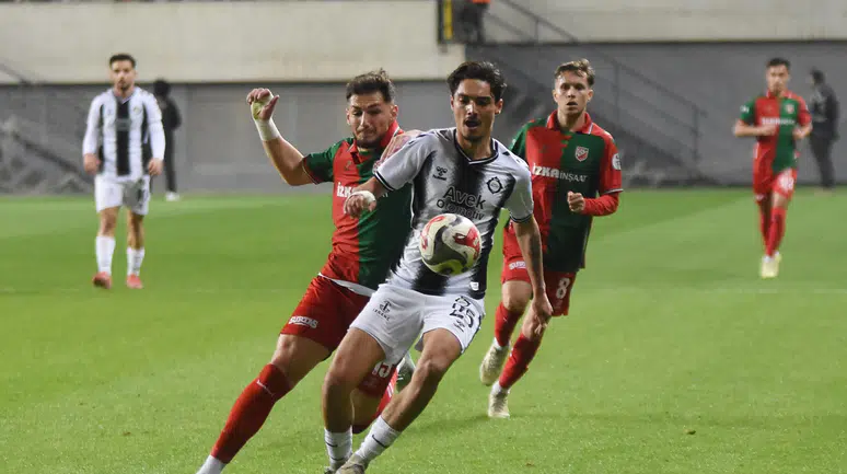 Altay’da ayrılık sinyali veren iki futbolcu takıma döndü