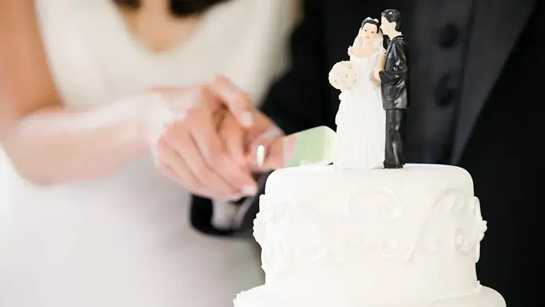 Bu yaz hangi ünlüler evlendi? 2025'e damga vuran düğünler