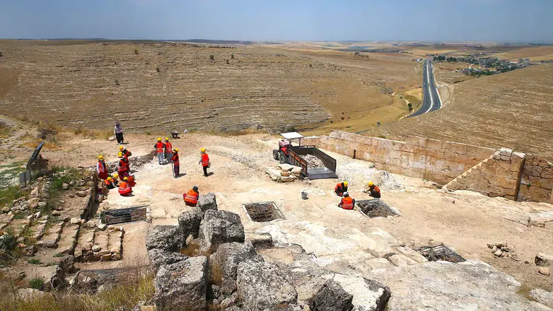 Zerzevan Kalesi’ndeki Mithras Tapınağı’nın 1700 yıl önce mühürlendiği ortaya çıktı