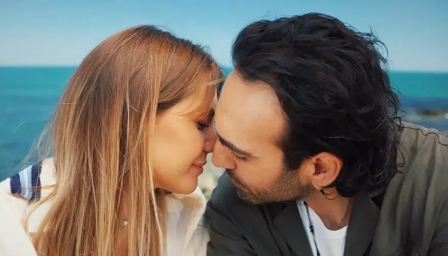 Tuzlu Kahve 2. bölümde neler oldu? Derin ve Mehmet’in ilişkisinde dengeler değişiyor
