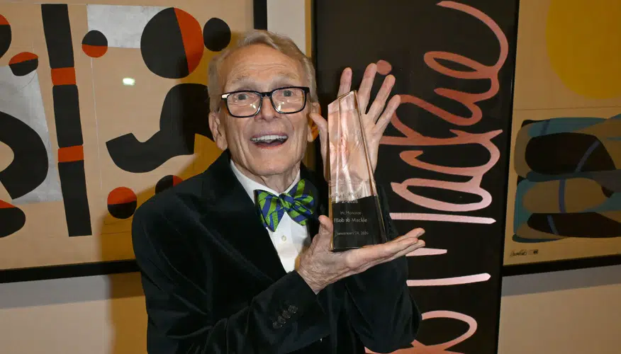 Bob Mackie hayatını kaybetti: Cher ve Elton John'un ikonik kostümlerinin ardındaki isimdi