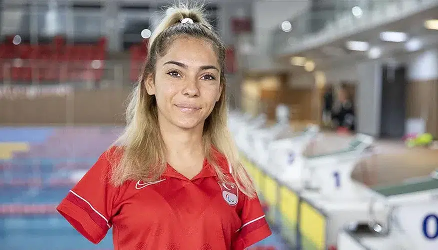 Sevilay Öztürk Avrupa Para Yüzme Şampiyonası'nda ikinci altınını kazandı