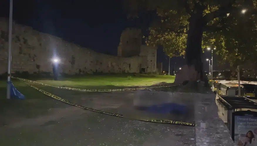 Tarihi surlarda korkutan keşif: Hareketsiz yatan bir kişi bulundu