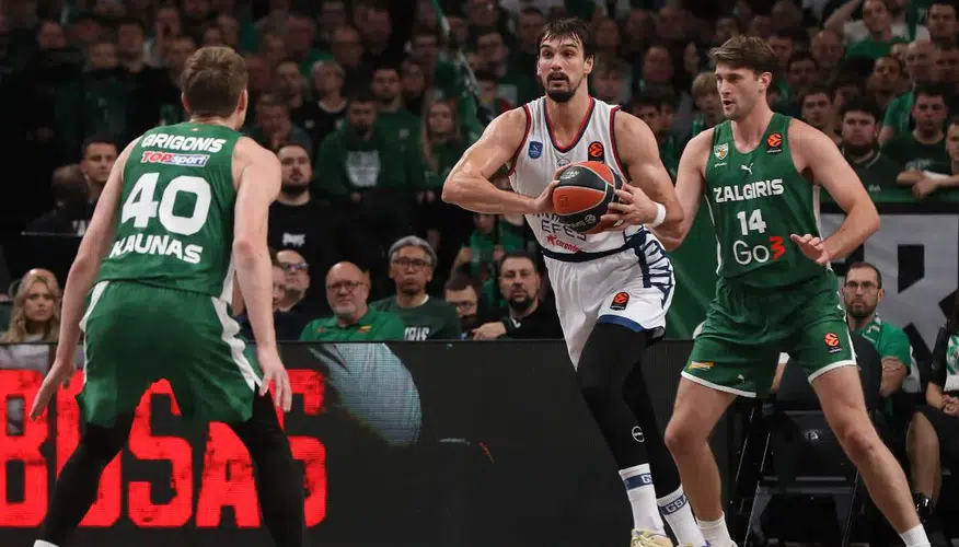 Anadolu Efes deplasmanda fırtına gibi esti: Zalgiris'e geçit yok