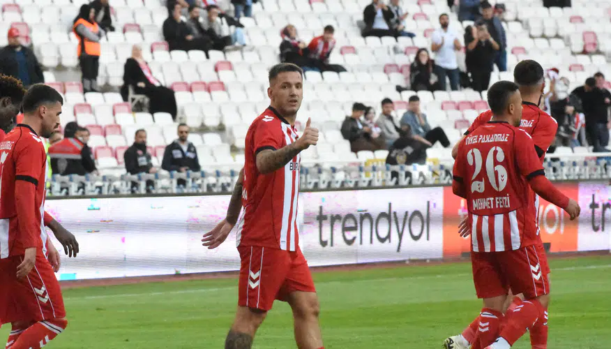 Sivasspor evinde şov yaptı: Pendikspor'a geçit yok