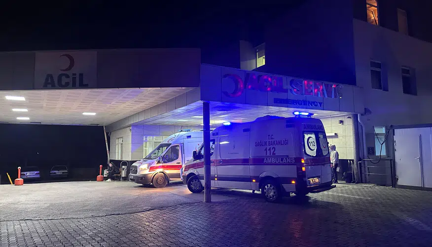 Kemalpaşa'da toplu zehirlenme paniği: 80 işçi hastanelik oldu